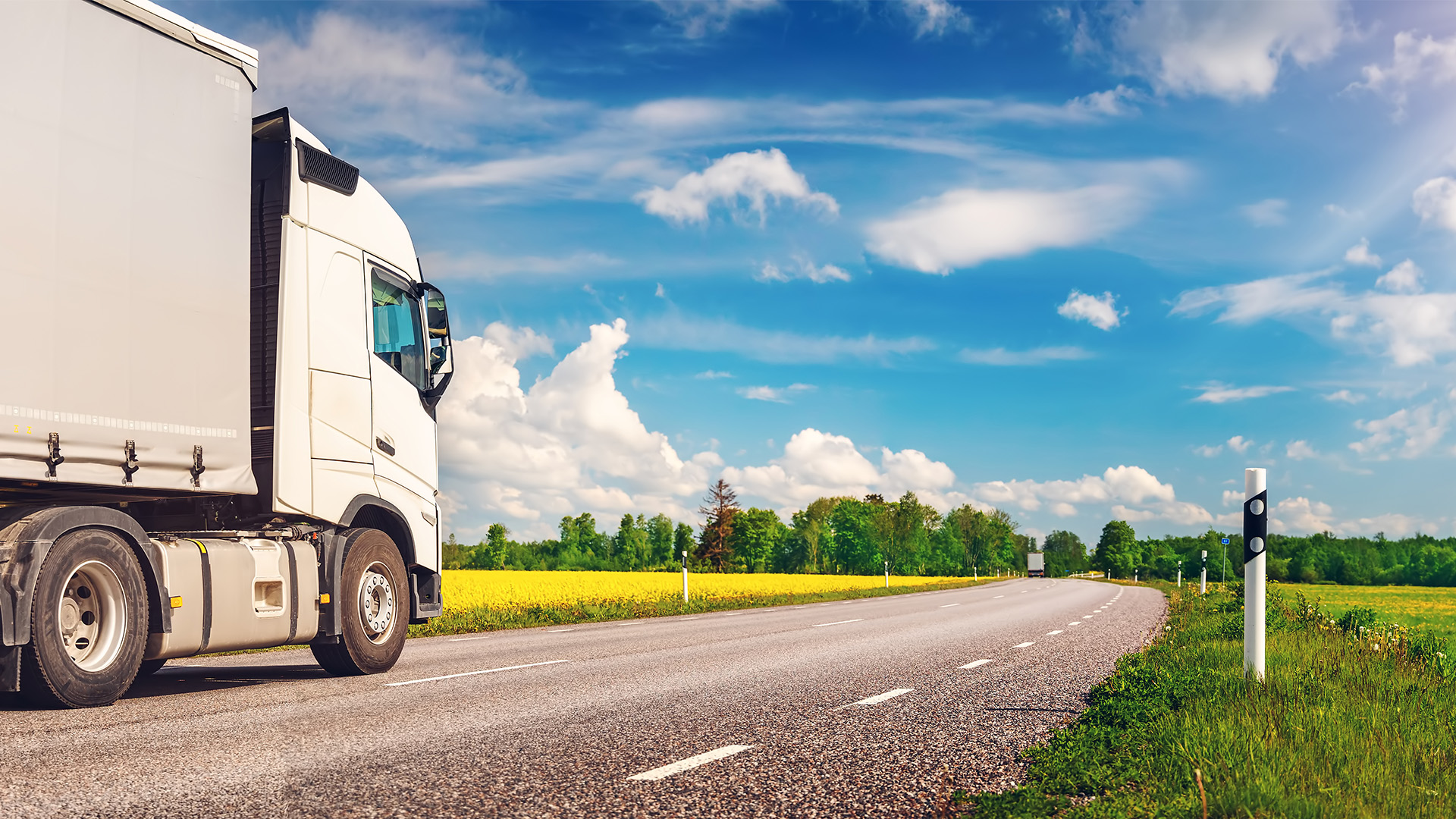 ヤマドトランス株式会社 | 運送・運輸・物流サービスの会社 冷蔵車